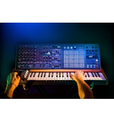 Arturia MatrixBrute analogni synthesizer